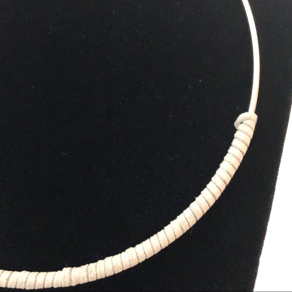 C 1946 Gold Tone Wire Collar Statement Necklace Wrapped in Tan Cord - Picture 3 of 11